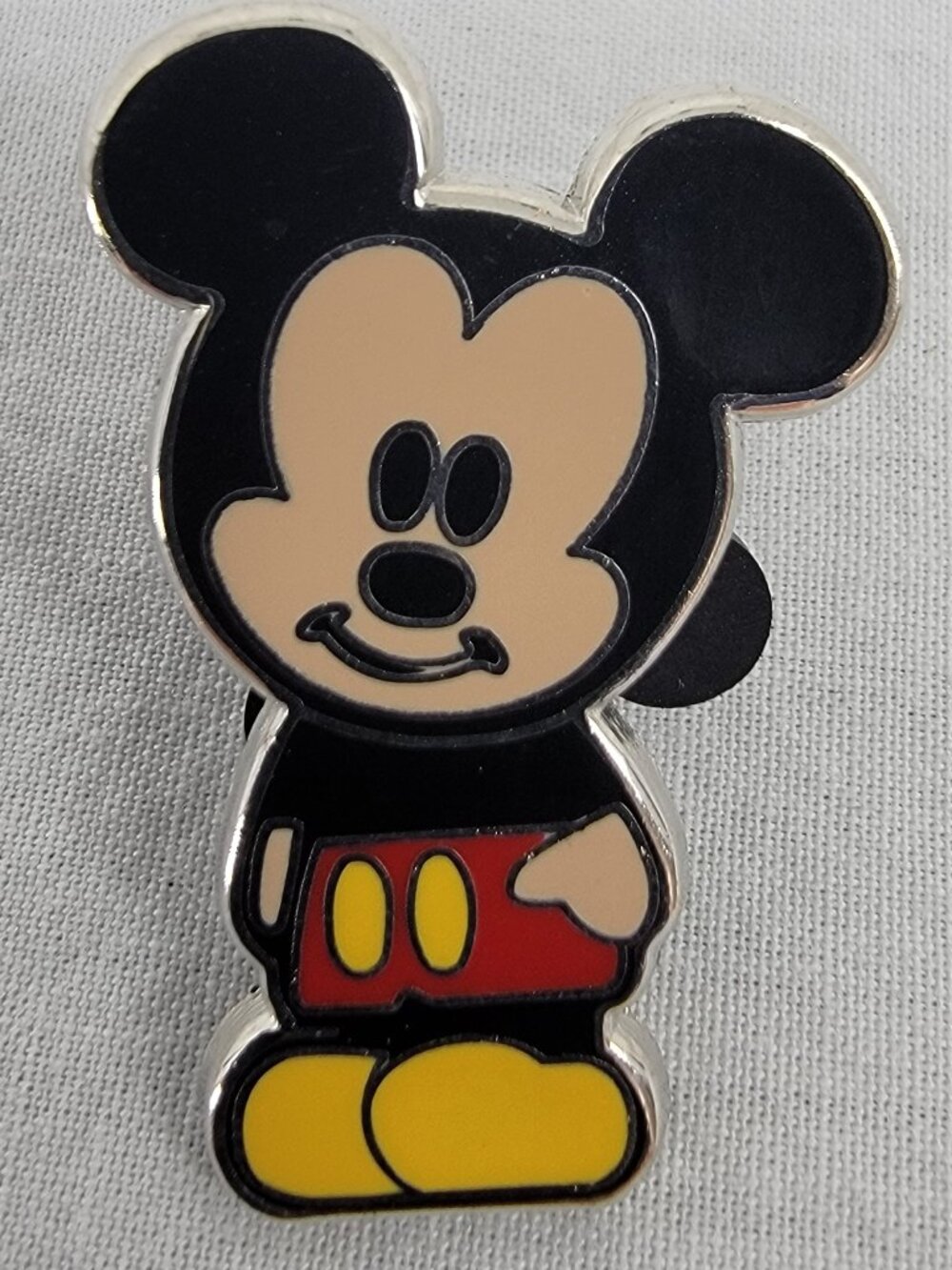 DISNEY Pin Trading ~ Starter Set ~ Cute Characters ~ Mickey Mouse ~ 2010 ~ P10